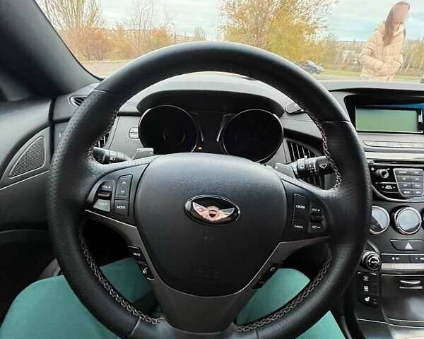 Белый Хендай Genesis Coupe, объемом двигателя 2 л и пробегом 113 тыс. км за 11500 $, фото 21 на Automoto.ua