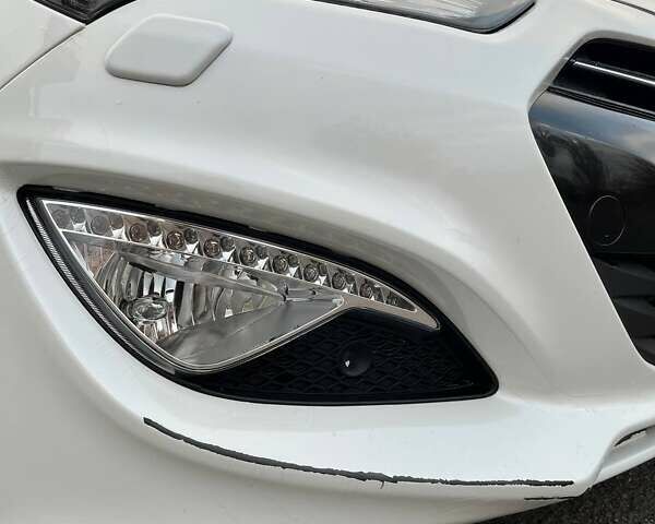 Белый Хендай Genesis Coupe, объемом двигателя 2 л и пробегом 113 тыс. км за 11500 $, фото 18 на Automoto.ua