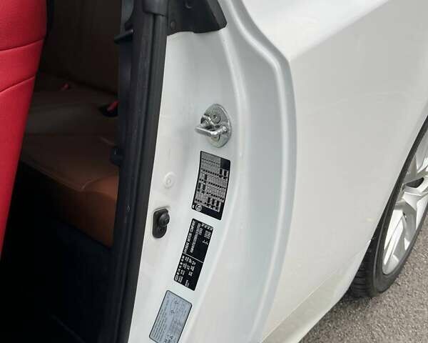 Белый Хендай Genesis Coupe, объемом двигателя 2 л и пробегом 113 тыс. км за 11500 $, фото 14 на Automoto.ua