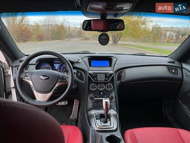 Белый Хендай Genesis Coupe, объемом двигателя 2 л и пробегом 113 тыс. км за 11500 $, фото 20 на Automoto.ua