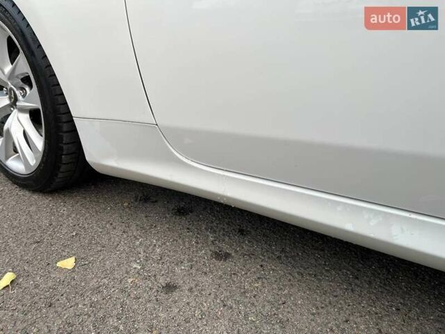 Белый Хендай Genesis Coupe, объемом двигателя 2 л и пробегом 113 тыс. км за 11500 $, фото 4 на Automoto.ua