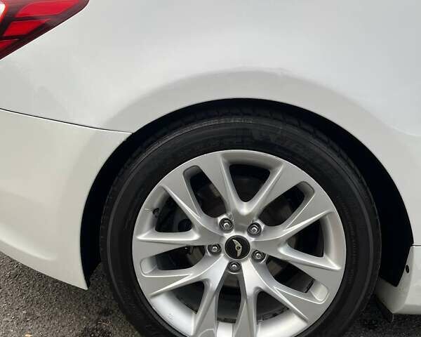 Белый Хендай Genesis Coupe, объемом двигателя 2 л и пробегом 113 тыс. км за 11500 $, фото 9 на Automoto.ua