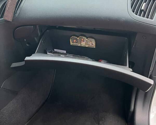 Белый Хендай Genesis Coupe, объемом двигателя 2 л и пробегом 113 тыс. км за 11500 $, фото 23 на Automoto.ua