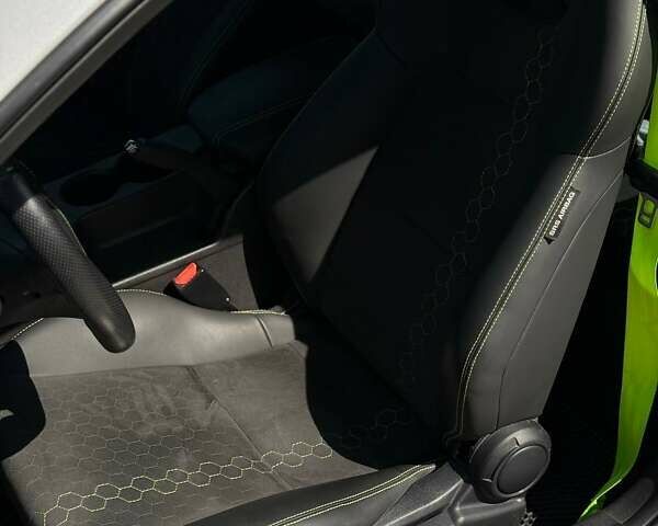 Белый Хендай Genesis Coupe, объемом двигателя 3.8 л и пробегом 49 тыс. км за 14900 $, фото 21 на Automoto.ua