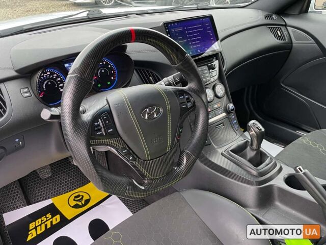 Белый Хендай Genesis Coupe, объемом двигателя 3.8 л и пробегом 49 тыс. км за 15600 $, фото 13 на Automoto.ua