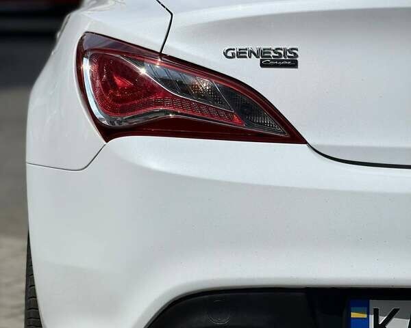 Белый Хендай Genesis Coupe, объемом двигателя 3.8 л и пробегом 49 тыс. км за 14900 $, фото 9 на Automoto.ua