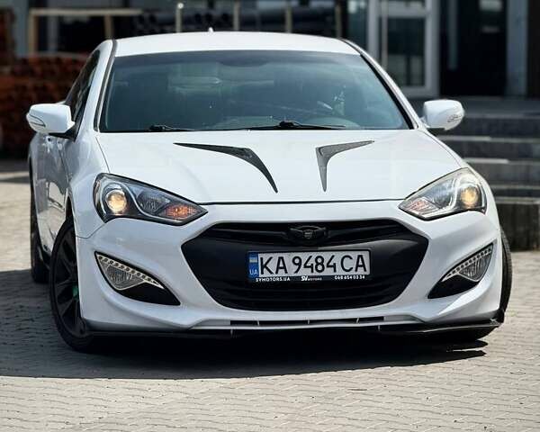 Белый Хендай Genesis Coupe, объемом двигателя 3.8 л и пробегом 49 тыс. км за 14900 $, фото 4 на Automoto.ua