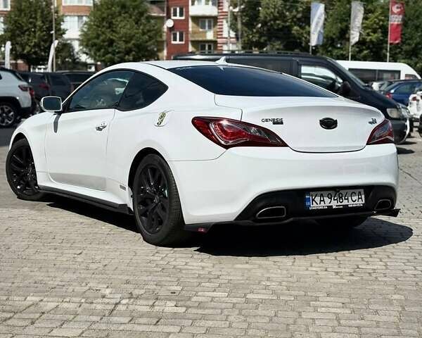 Белый Хендай Genesis Coupe, объемом двигателя 3.8 л и пробегом 49 тыс. км за 14900 $, фото 7 на Automoto.ua