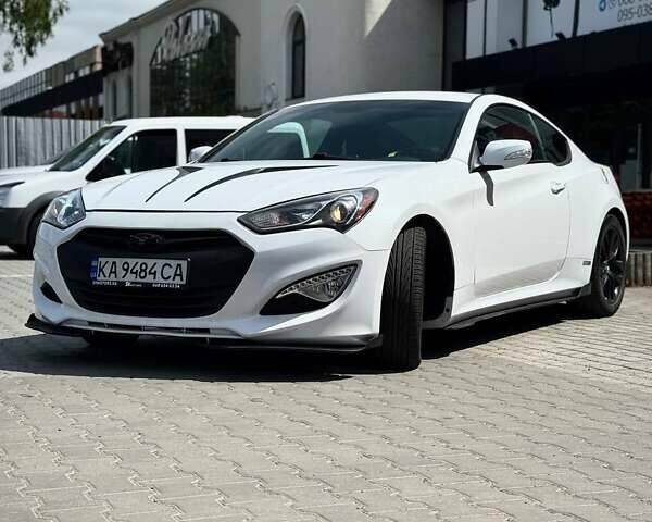 Белый Хендай Genesis Coupe, объемом двигателя 3.8 л и пробегом 49 тыс. км за 14900 $, фото 3 на Automoto.ua