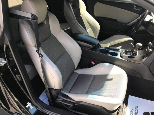 Черный Хендай Genesis Coupe, объемом двигателя 2 л и пробегом 156 тыс. км за 12500 $, фото 17 на Automoto.ua