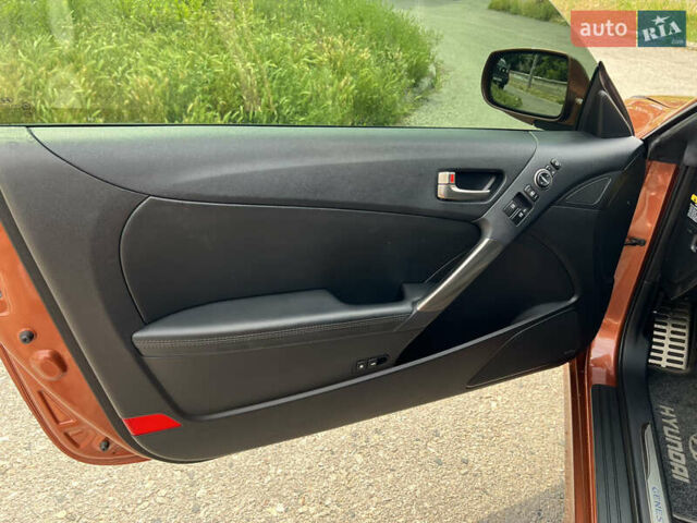 Коричневий Хендай Genesis Coupe, об'ємом двигуна 2 л та пробігом 17 тис. км за 18700 $, фото 9 на Automoto.ua