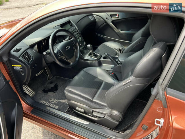 Коричневий Хендай Genesis Coupe, об'ємом двигуна 2 л та пробігом 17 тис. км за 18700 $, фото 10 на Automoto.ua