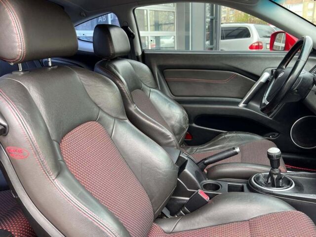 Червоний Хендай Genesis Coupe, об'ємом двигуна 1.6 л та пробігом 258 тис. км за 5000 $, фото 16 на Automoto.ua