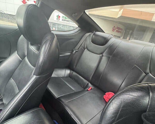 Красный Хендай Genesis Coupe, объемом двигателя 2 л и пробегом 104 тыс. км за 9150 $, фото 2 на Automoto.ua