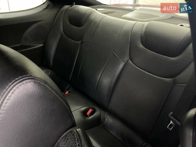 Красный Хендай Genesis Coupe, объемом двигателя 2 л и пробегом 205 тыс. км за 9500 $, фото 12 на Automoto.ua