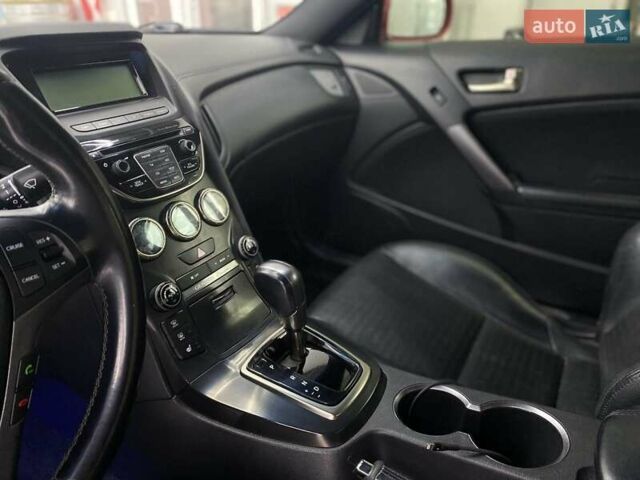 Красный Хендай Genesis Coupe, объемом двигателя 2 л и пробегом 205 тыс. км за 9500 $, фото 11 на Automoto.ua