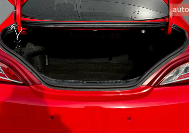 Красный Хендай Genesis Coupe, объемом двигателя 2 л и пробегом 167 тыс. км за 12500 $, фото 12 на Automoto.ua