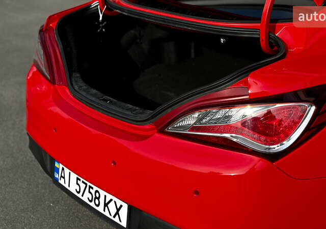 Красный Хендай Genesis Coupe, объемом двигателя 2 л и пробегом 167 тыс. км за 12500 $, фото 11 на Automoto.ua