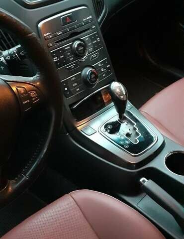 Желтый Хендай Genesis Coupe, объемом двигателя 2 л и пробегом 253 тыс. км за 10000 $, фото 8 на Automoto.ua