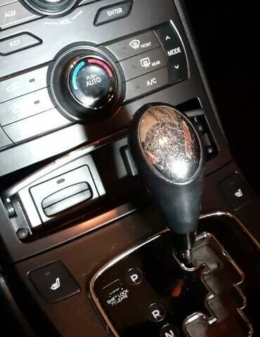 Желтый Хендай Genesis Coupe, объемом двигателя 2 л и пробегом 253 тыс. км за 10000 $, фото 6 на Automoto.ua