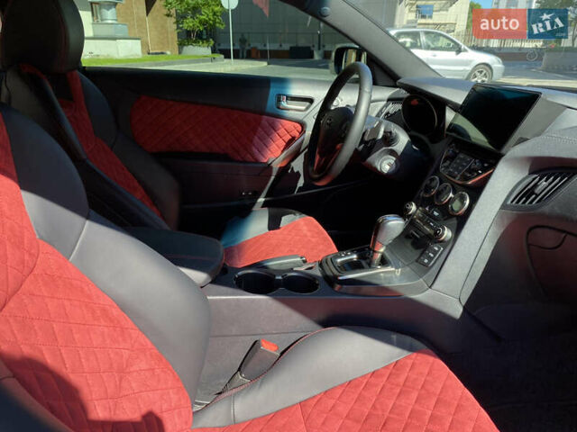 Серый Хендай Genesis Coupe, объемом двигателя 2 л и пробегом 140 тыс. км за 12500 $, фото 9 на Automoto.ua