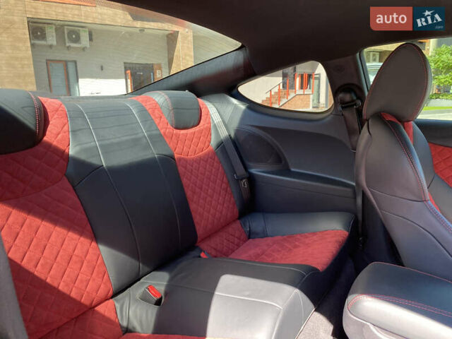 Серый Хендай Genesis Coupe, объемом двигателя 2 л и пробегом 140 тыс. км за 12500 $, фото 5 на Automoto.ua