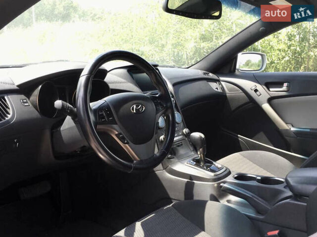 Серый Хендай Genesis Coupe, объемом двигателя 2 л и пробегом 49 тыс. км за 11800 $, фото 6 на Automoto.ua