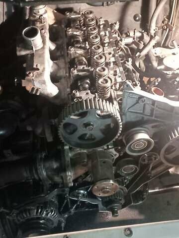 Белый Хендай H-1, объемом двигателя 2.48 л и пробегом 450 тыс. км за 2600 $, фото 12 на Automoto.ua