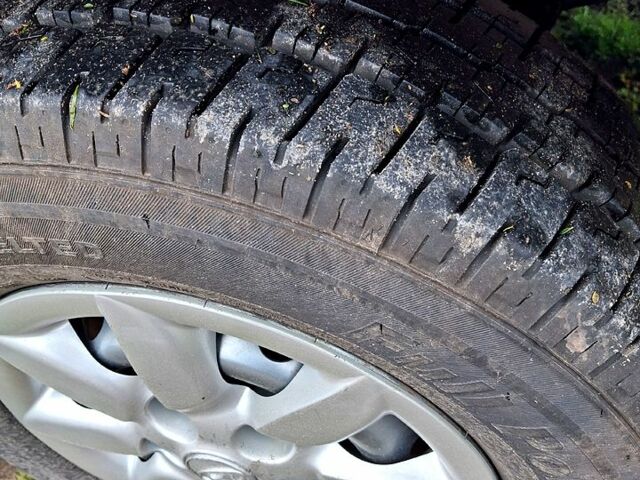 Білий Хендай H-1, об'ємом двигуна 2.5 л та пробігом 348 тис. км за 4900 $, фото 4 на Automoto.ua