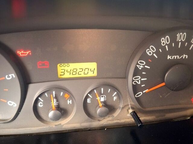 Білий Хендай H-1, об'ємом двигуна 2.5 л та пробігом 348 тис. км за 4900 $, фото 2 на Automoto.ua