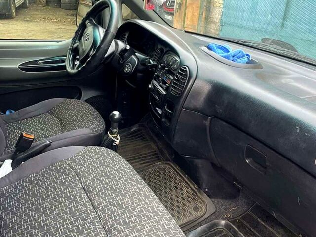 Білий Хендай H-1, об'ємом двигуна 2.5 л та пробігом 160 тис. км за 2000 $, фото 6 на Automoto.ua