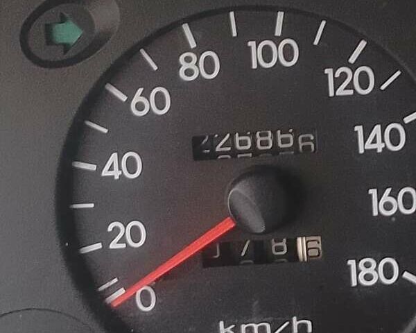 Белый Хендай H-1, объемом двигателя 2.5 л и пробегом 227 тыс. км за 2500 $, фото 8 на Automoto.ua