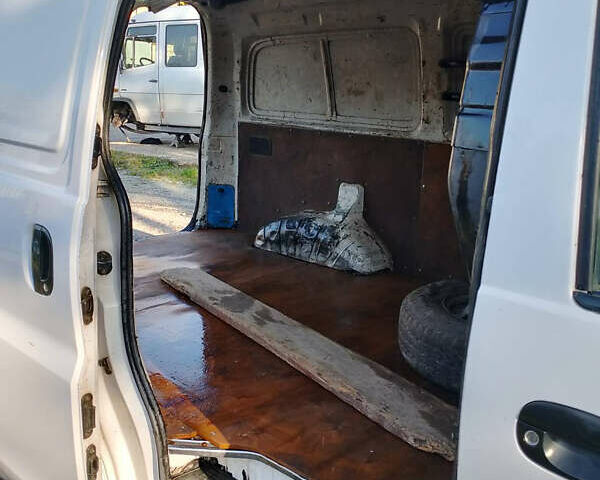 Белый Хендай H-1, объемом двигателя 0 л и пробегом 270 тыс. км за 4500 $, фото 10 на Automoto.ua