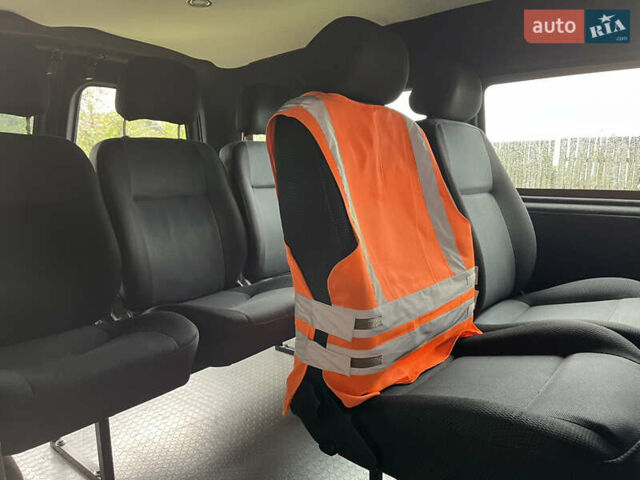 Белый Хендай H-1, объемом двигателя 2.5 л и пробегом 223 тыс. км за 5000 $, фото 8 на Automoto.ua