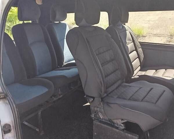 Белый Хендай H-1, объемом двигателя 2.5 л и пробегом 202 тыс. км за 5350 $, фото 15 на Automoto.ua