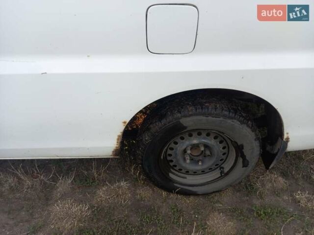 Білий Хендай H-1, об'ємом двигуна 2.5 л та пробігом 310 тис. км за 4800 $, фото 1 на Automoto.ua