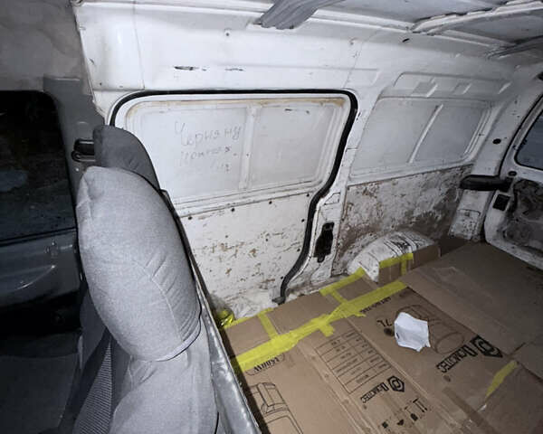 Білий Хендай H-1, об'ємом двигуна 2.5 л та пробігом 300 тис. км за 5200 $, фото 15 на Automoto.ua