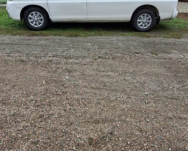 Білий Хендай H-1, об'ємом двигуна 2.5 л та пробігом 348 тис. км за 4900 $, фото 9 на Automoto.ua