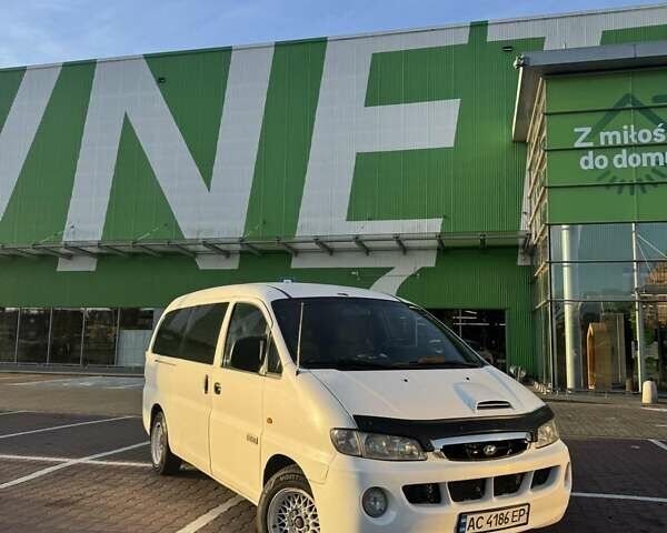 Білий Хендай H-1, об'ємом двигуна 2.5 л та пробігом 315 тис. км за 4700 $, фото 11 на Automoto.ua