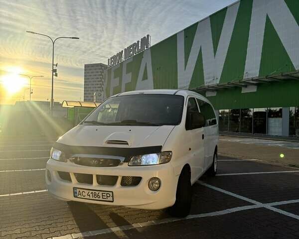 Білий Хендай H-1, об'ємом двигуна 2.5 л та пробігом 315 тис. км за 4700 $, фото 5 на Automoto.ua
