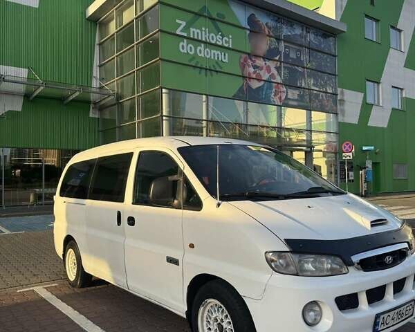Білий Хендай H-1, об'ємом двигуна 2.5 л та пробігом 315 тис. км за 4700 $, фото 12 на Automoto.ua