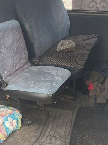 Белый Хендай H-1, объемом двигателя 2.5 л и пробегом 288 тыс. км за 5500 $, фото 5 на Automoto.ua