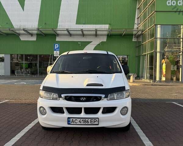 Білий Хендай H-1, об'ємом двигуна 2.5 л та пробігом 315 тис. км за 4700 $, фото 10 на Automoto.ua