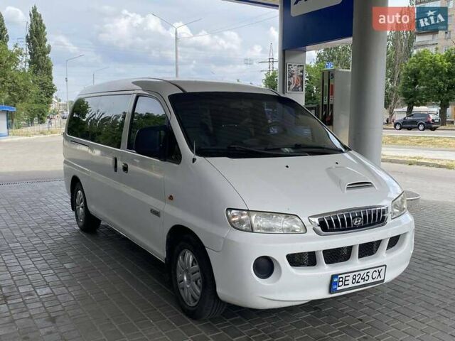 Білий Хендай H-1, об'ємом двигуна 2.5 л та пробігом 230 тис. км за 5600 $, фото 6 на Automoto.ua