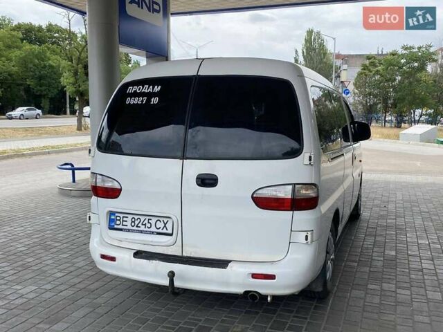 Белый Хендай H-1, объемом двигателя 2.5 л и пробегом 230 тыс. км за 5600 $, фото 10 на Automoto.ua