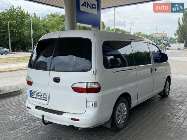 Белый Хендай H-1, объемом двигателя 2.5 л и пробегом 230 тыс. км за 5600 $, фото 8 на Automoto.ua