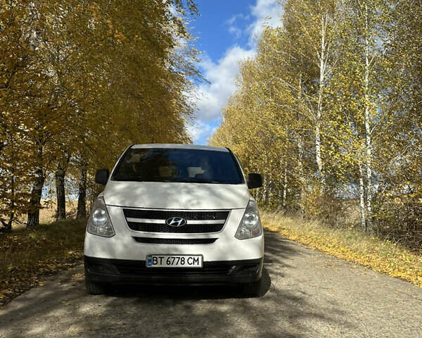 Хендай H-1 2008 у Бару на Automoto.ua Білий Хендай H-1, об'ємом двигуна 2.5 л та пробігом 288 тис. км за 7300 $, фото 1 на Automoto.ua