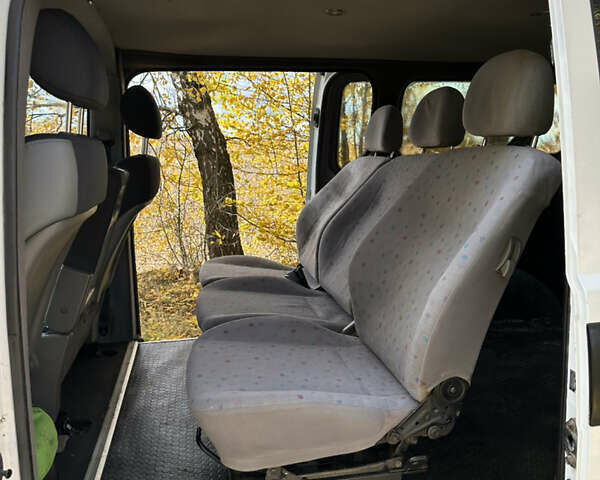 Хендай H-1 2008 у Бару на Automoto.ua Білий Хендай H-1, об'ємом двигуна 2.5 л та пробігом 288 тис. км за 7300 $, фото 16 на Automoto.ua