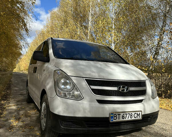 Хендай H-1 2008 у Бару на Automoto.ua Білий Хендай H-1, об'ємом двигуна 2.5 л та пробігом 288 тис. км за 7300 $, фото 5 на Automoto.ua