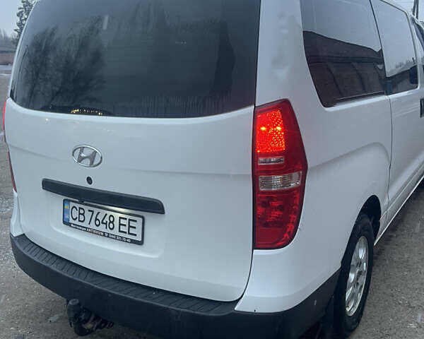 Хендай H-1 2008 в Чернигове на Automoto.ua Белый Хендай H-1, объемом двигателя 2.5 л и пробегом 232 тыс. км за 9000 $, фото 6 на Automoto.ua